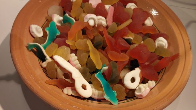 Bonbons colorés à la gélatine. Photo Julia de Nord Espaces, Disgusting Food Museum, Malmö, octobre 2022