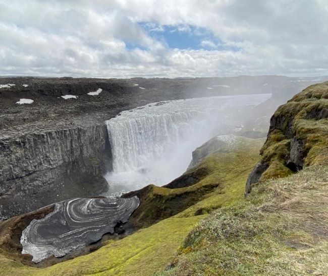 La chute de Dettifoss aux 44 mètres de hauteur. Photo de Claude BARDY, Islande, juin 2022
