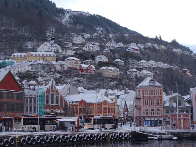 Bergen, ville aux sept collines. Photo Nord Espaces