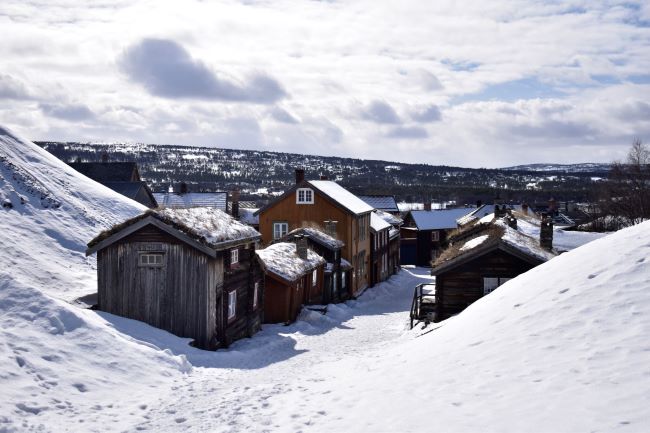 Maisons en bois de Røros. Photo Laurent de Nord Espaces, Norvège, avril 2022