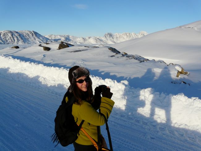 Natacha près de Tasiilaq, sur la côte est du Groenland. Photo Nord Espaces, 2011