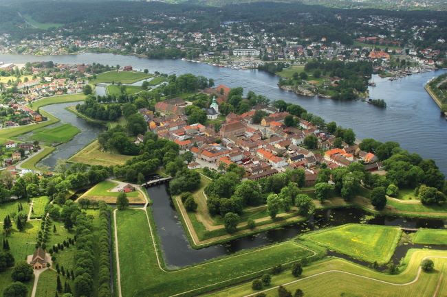 La vieille ville fortifiée de Fredrikstad par Xalzlos / Wikipedia