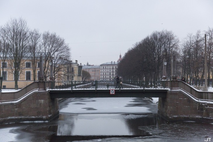 Passerelle sur un canal de Saint-Pétersbourg - Nord Espaces