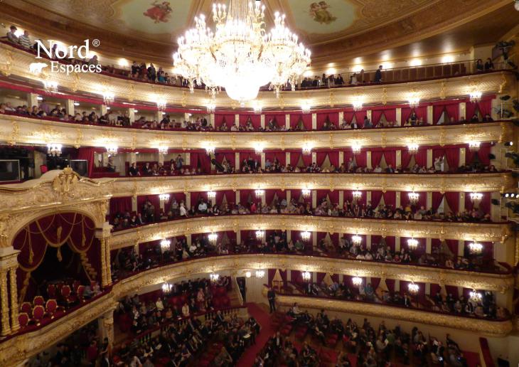 Balcons au théâtre