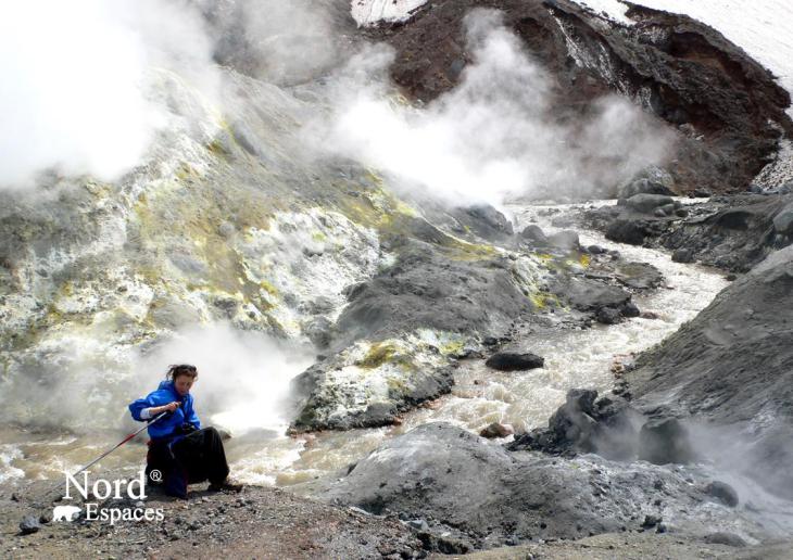 Fumerolles soufrées du volcan Moutnovsky au Kamtchatka - Nord Espaces