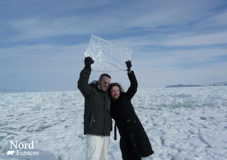 Magie de glace du lac Baïkal pour les adultes et les enfants